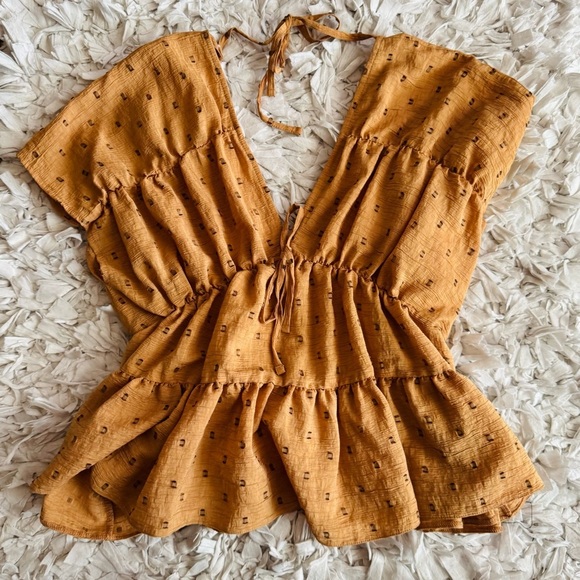 ASOS DESIGN v neck smock top in textured dobby tan - Picture 6 of 10